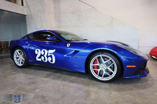 Blu Elettrico 2017 Ferrari F12berlinetta Base