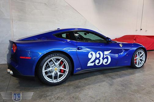 Blu Elettrico 2017 Ferrari F12berlinetta Base