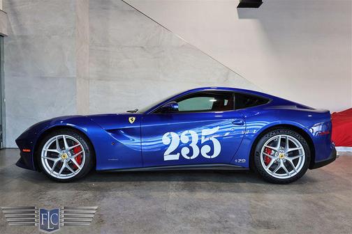 Blu Elettrico 2017 Ferrari F12berlinetta Base