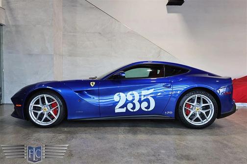 Blu Elettrico 2017 Ferrari F12berlinetta Base