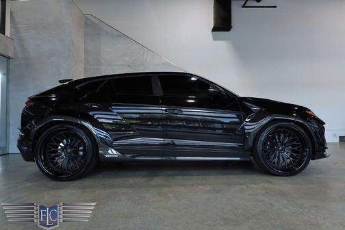 2023 Lamborghini Urus Performante AWD Essenza SCV12