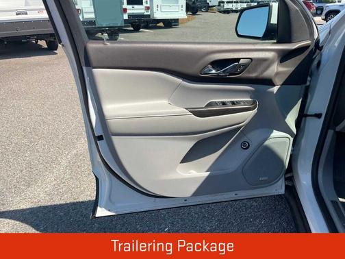 White Frost Tri-Coat 2017 GMC Acadia SLT-1