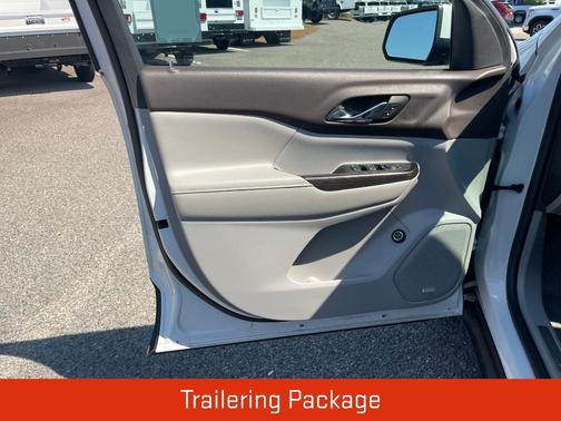 White Frost 2017 GMC Acadia SLT-1