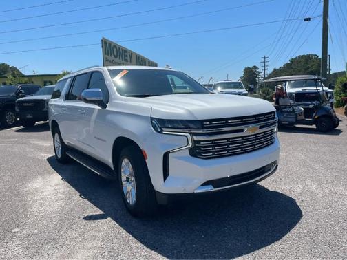 Iridescent Pearl Tricoat 2024 Chevrolet Suburban Premier