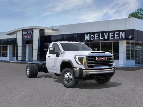 Summit White 2026 GMC Sierra 3500 Pro
