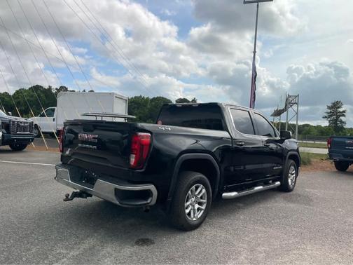 Onyx Black 2020 GMC Sierra 1500 SLE