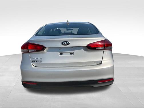 Silky Silver 2017 Kia Forte LX