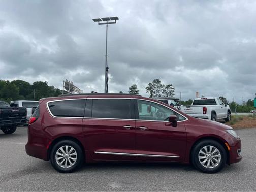 Velvet Red Pearlcoat 2017 Chrysler Pacifica Touring-L