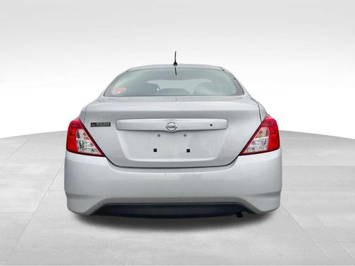 Brilliant Silver 2015 Nissan Versa 1.6 S