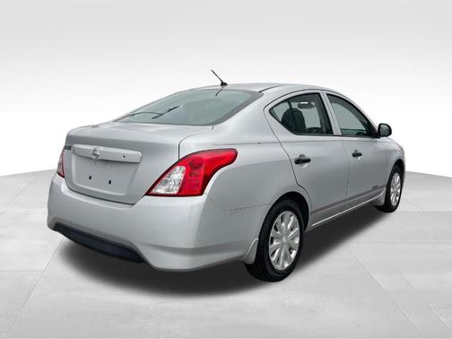 Brilliant Silver 2015 Nissan Versa 1.6 S
