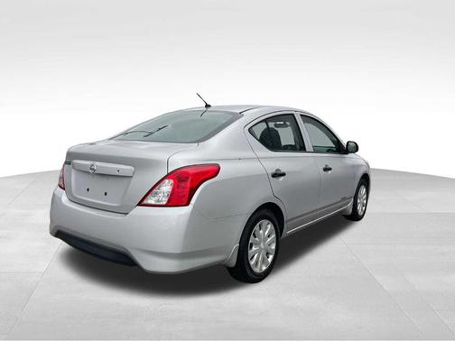 Brilliant Silver 2015 Nissan Versa 1.6 S