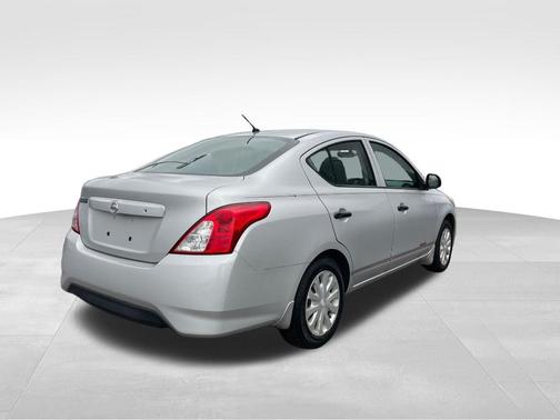Brilliant Silver 2015 Nissan Versa 1.6 S