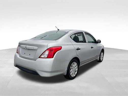 Brilliant Silver 2015 Nissan Versa 1.6 S
