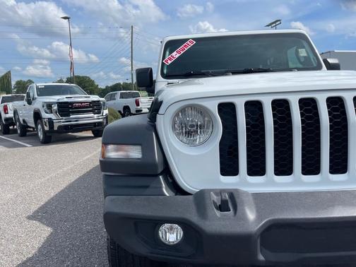 2024 Jeep Wrangler Sport