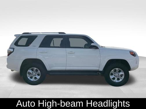 Ice 2023 Toyota 4Runner SR5