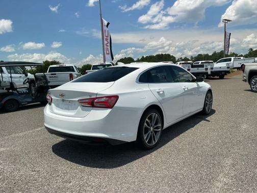 Summit White 2022 Chevrolet Malibu LT