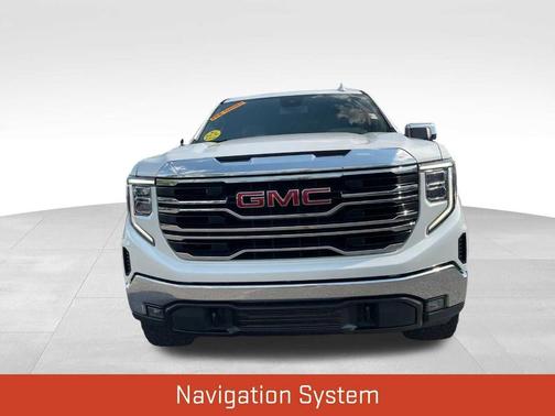 White Frost Tri-Coat 2022 GMC Sierra 1500 SLT
