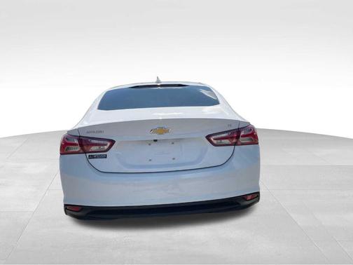 Summit White 2021 Chevrolet Malibu LT