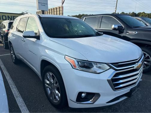 Summit White 2021 Chevrolet Traverse High Country