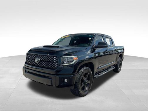 Midnight Black Metallic 2018 Toyota Tundra SR5