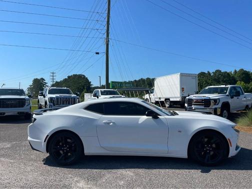 Summit White 2019 Chevrolet Camaro 1SS