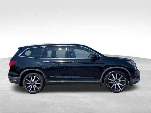2022 Honda Pilot Touring 7-Passenger