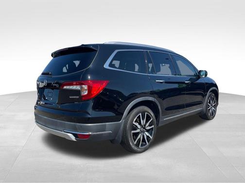2022 Honda Pilot Touring 7-Passenger