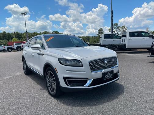 White Platinum Tri-Coat Metallic 2019 Lincoln Nautilus Reserve