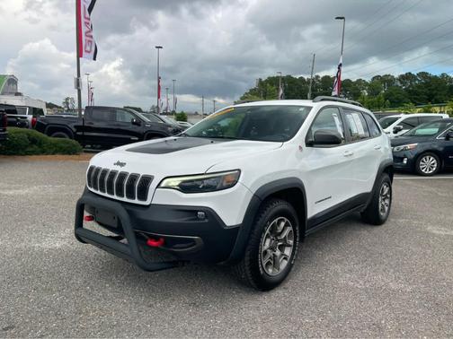 Bright White Clearcoat 2020 Jeep Cherokee Trailhawk