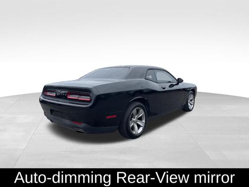 2017 Dodge Challenger SXT