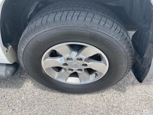 Blizzard Pearl Metallic 2013 Toyota 4Runner SR5