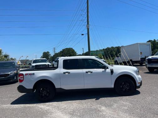 Oxford White 2024 Ford Maverick XLT