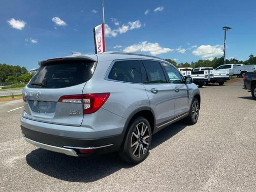Sonic Gray Pearl 2022 Honda Pilot Elite