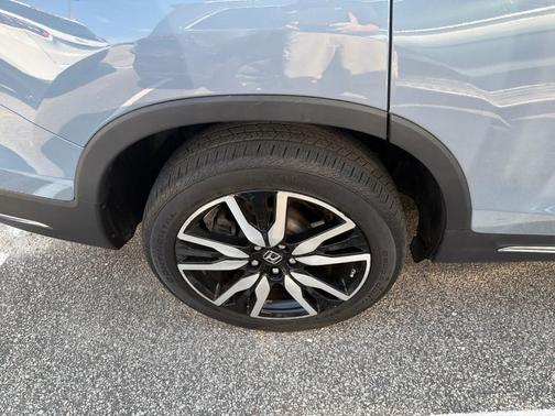 Sonic Gray Pearl 2022 Honda Pilot Elite