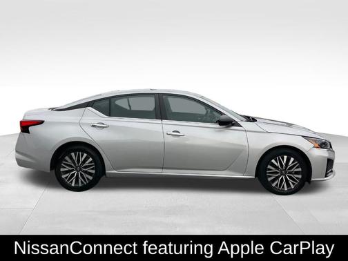 Brilliant Silver Metallic 2024 Nissan Altima 2.5 SV