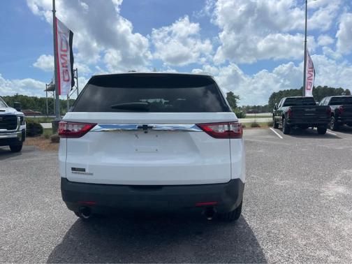 Summit White 2018 Chevrolet Traverse LS