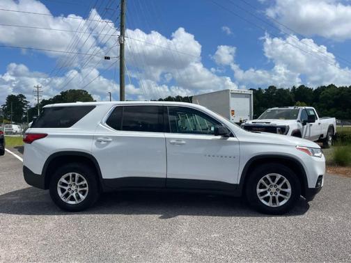 Summit White 2018 Chevrolet Traverse LS