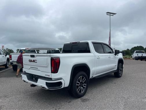 Summit White 2023 GMC Sierra 1500 AT4
