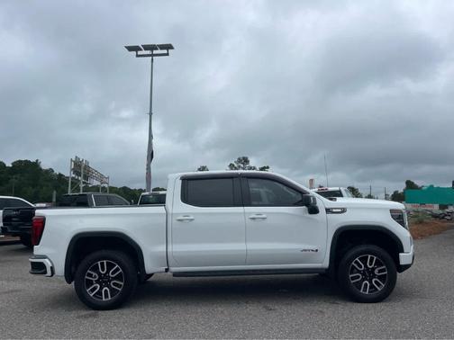 Summit White 2023 GMC Sierra 1500 AT4