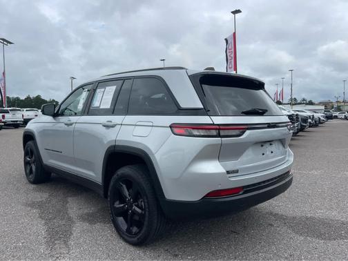 Silver Zynith 2023 Jeep Grand Cherokee Altitude