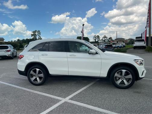 Polar White 2022 Mercedes-Benz GLC 300 Base