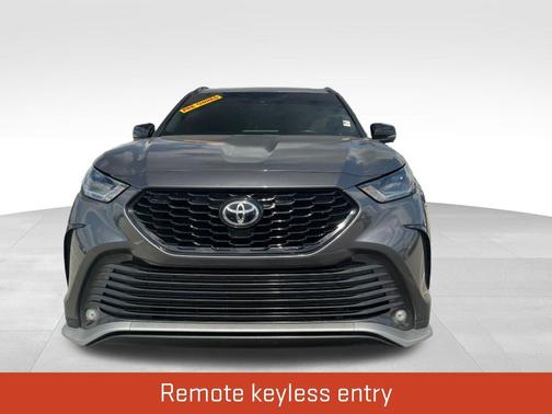 Magnetic Gray Metallic 2021 Toyota Highlander XSE