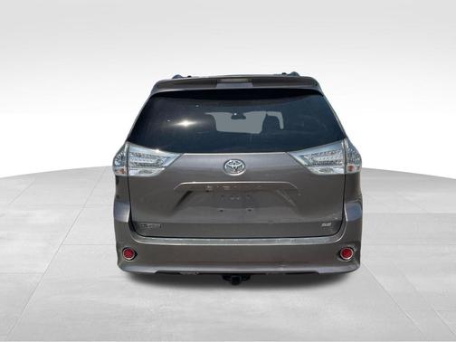 Predawn Gray Mica 2017 Toyota Sienna SE Premium