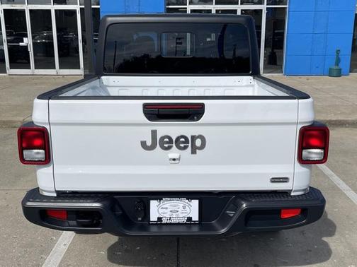 2023 Jeep Gladiator Overland