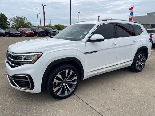 Pure White 2022 Volkswagen Atlas 3.6L SEL Premium