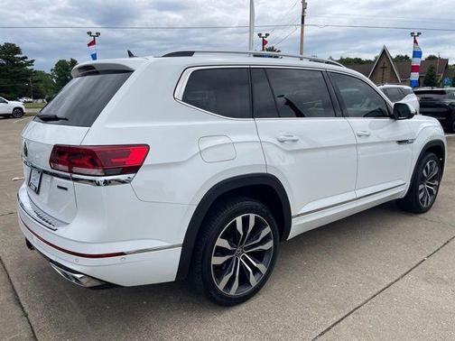 Pure White 2022 Volkswagen Atlas 3.6L SEL Premium