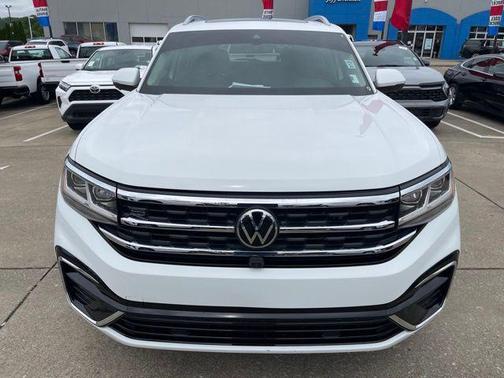 Pure White 2022 Volkswagen Atlas 3.6L SEL Premium