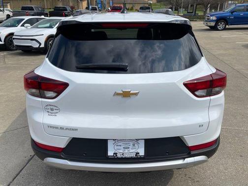 Summit White 2026 Chevrolet Trailblazer LT