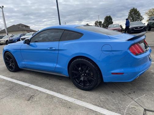 2017 Ford Mustang V6