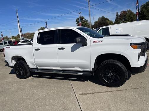 2022 Chevrolet Silverado 1500 Custom Trail Boss